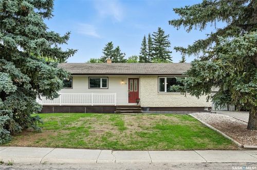 42 Calvert Cres, Lanigan, SK, S0K2M0 | Card Image