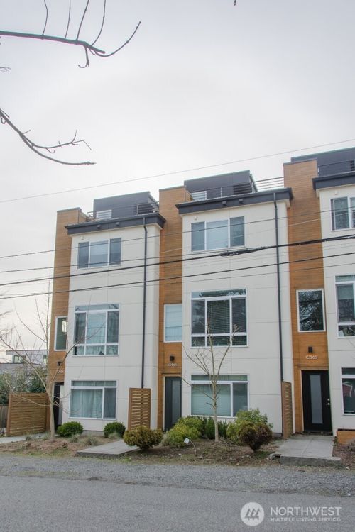 10363 Ashworth Ave N, Seattle, WA, 98133-9409 | Card Image