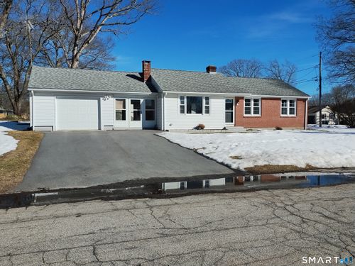 21 Emond St, Putnam, CT, 06260-1129 | Card Image