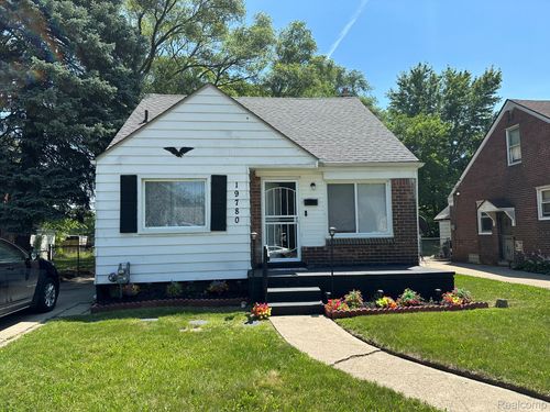 19780 Barlow St, Detroit, MI, 48205-1667 | Card Image