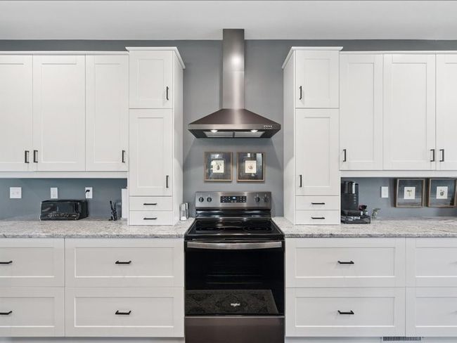 5112 Scenic View Ct Sw, House other with 5 bedrooms, 3 bathrooms and null parking in Cedar Rapids IA | Image 13