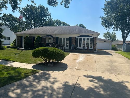 511 Frederick Ave, Streamwood, IL, 60107-3022 | Card Image
