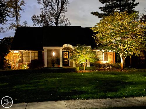 319 Cloverly Rd, Grosse Pointe Farms, MI, 48236-3305 | Card Image