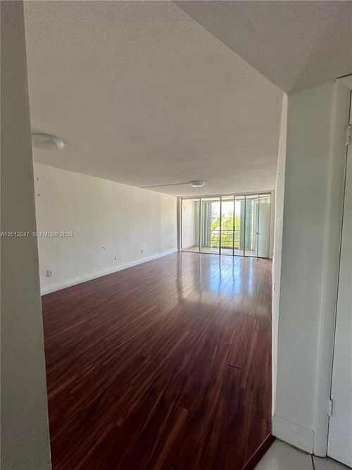 c412-1501 Ne 191st St, Miami, FL, 33179-4164 | Card Image