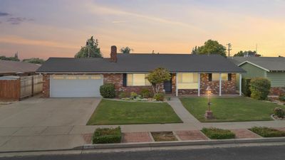 739 N Newton Dr, House other with 3 bedrooms, 0 bathrooms and null parking in Dinuba CA | Image 1