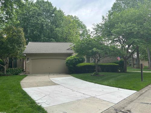 17765 Kirkwood Dr, Clinton Twp, MI, 48038-1215 | Card Image