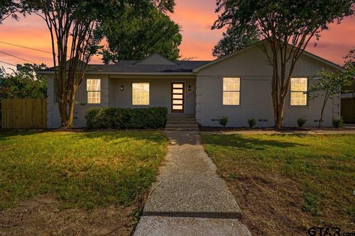 1513 E Lawrence St, Tyler, TX, 75702-8566 | Card Image