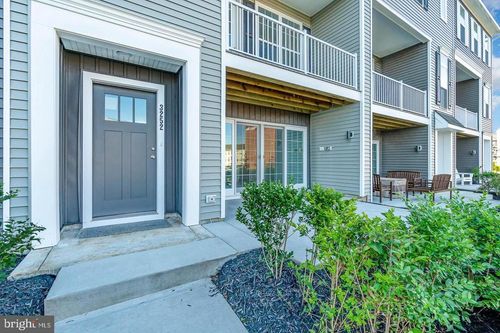 3252 Mateer Ln, MECHANICSBURG, PA, 17055-7071 | Card Image