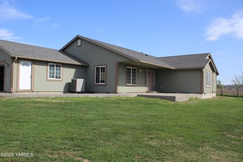 6992 Van Belle Rd, Sunnyside, WA, 98944-9132 | Card Image