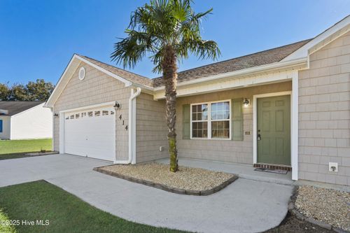 414 John Deere Ct, Richlands, NC, 28574-8001 | Card Image