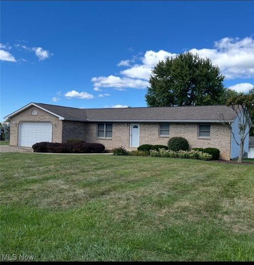 1560 Coachlite Cir, Nashport, OH, 43830-9460 | Card Image