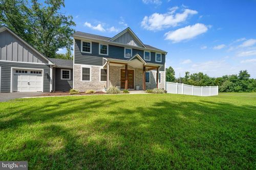 8042 Cobb Rd, Manassas, VA, 20112-5335 | Card Image