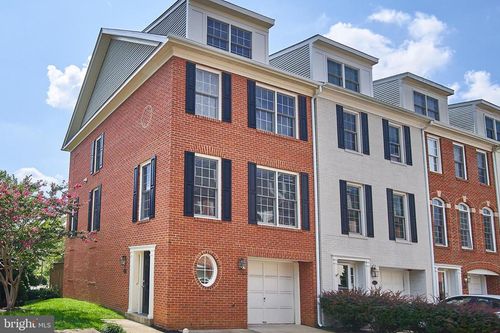 apt-a-504 N Thomas St, Arlington, VA, 22203-2488 | Card Image