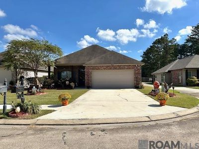 28214 Lake Borgne Ave, House other with 3 bedrooms, 2 bathrooms and null parking in Livingston LA | Image 1