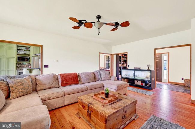 1058 Marsh Hawk Way, House other with 4 bedrooms, 4 bathrooms and null parking in Shepherdstown WV | Image 13