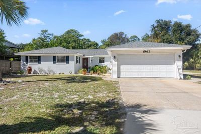 1063 Circle Ln, House other with 3 bedrooms, 2 bathrooms and 2 parking in Gulf Breeze FL | Image 1