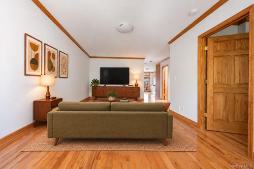 5844 81st Street, New York, NY, 11379 | Card Image
