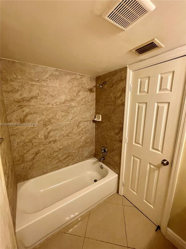 APT-3 - 251 Se 6 Th Ave, Condo with 1 bedrooms, 2 bathrooms and null parking in Pompano Beach FL | Image 15