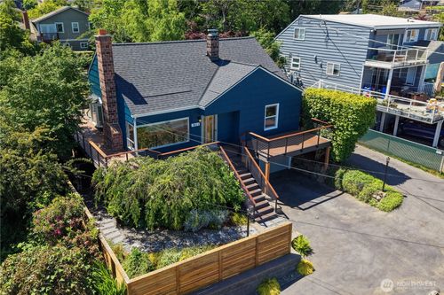 7811 S 112th St, Seattle, WA, 98178-3229 | Card Image