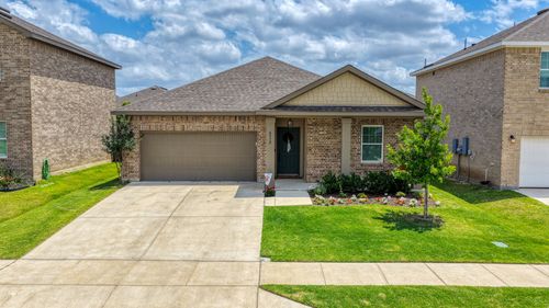 8312 Stovepipe Dr, Fort Worth, TX, 76179-8404 | Card Image