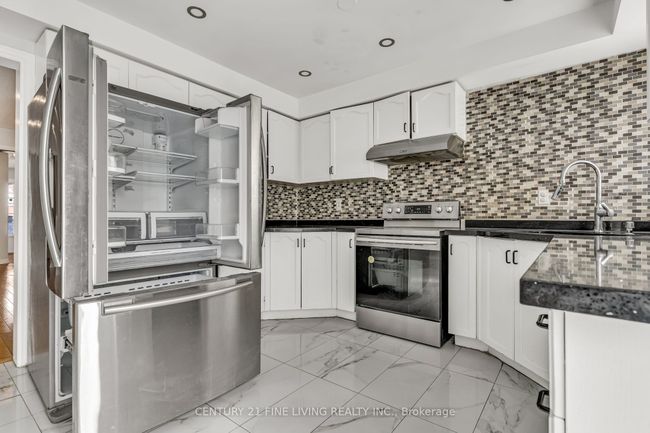 53 Pressed Brick Dr, House attached with 4 bedrooms, 4 bathrooms and 2 parking in Brampton ON | Image 9