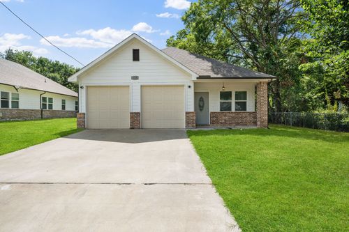 613 Lamar St, Sulphur Springs, TX, 75482-4126 | Card Image