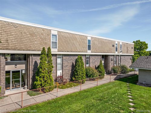 apt-303-250 N Liberty St, Belleville, MI, 48111-2664 | Card Image