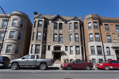 apt-2-906 W Montrose Ave, Chicago, IL, 60613-1422 | Card Image
