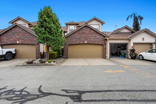 32-2525 Yale Crt, Abbotsford, BC, V2S8G9 | Card Image