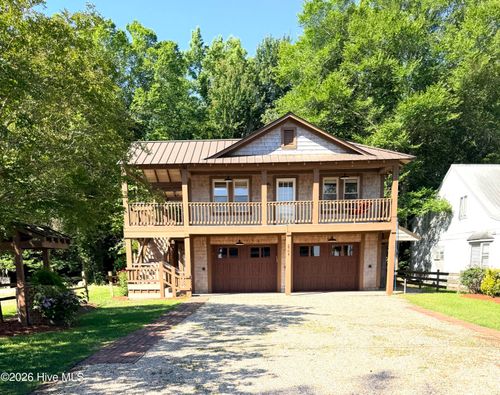 2704 Waccamaw Shores Rd, Lake Waccamaw, NC, 28450-9438 | Card Image