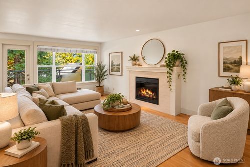 d303-22910 90th Ave W, Edmonds, WA, 98026-9406 | Card Image