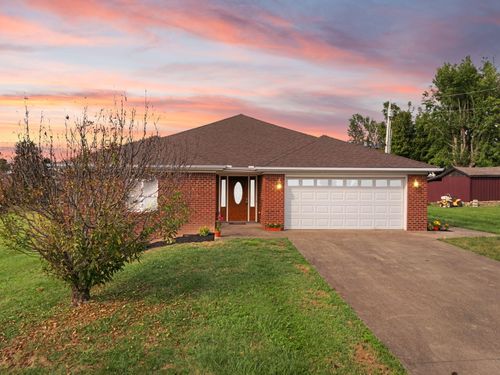 229 Delancey St, Berea, KY, 40403-1067 | Card Image