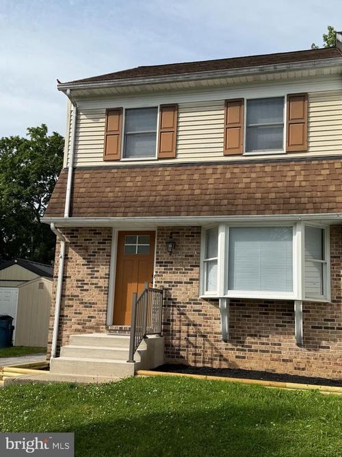 10 Brandon Ct, LANCASTER, PA, 17603-5666 | Card Image