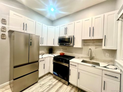 apt-2-17 Academy Ave, Middletown, NY, 10940-5196 | Card Image