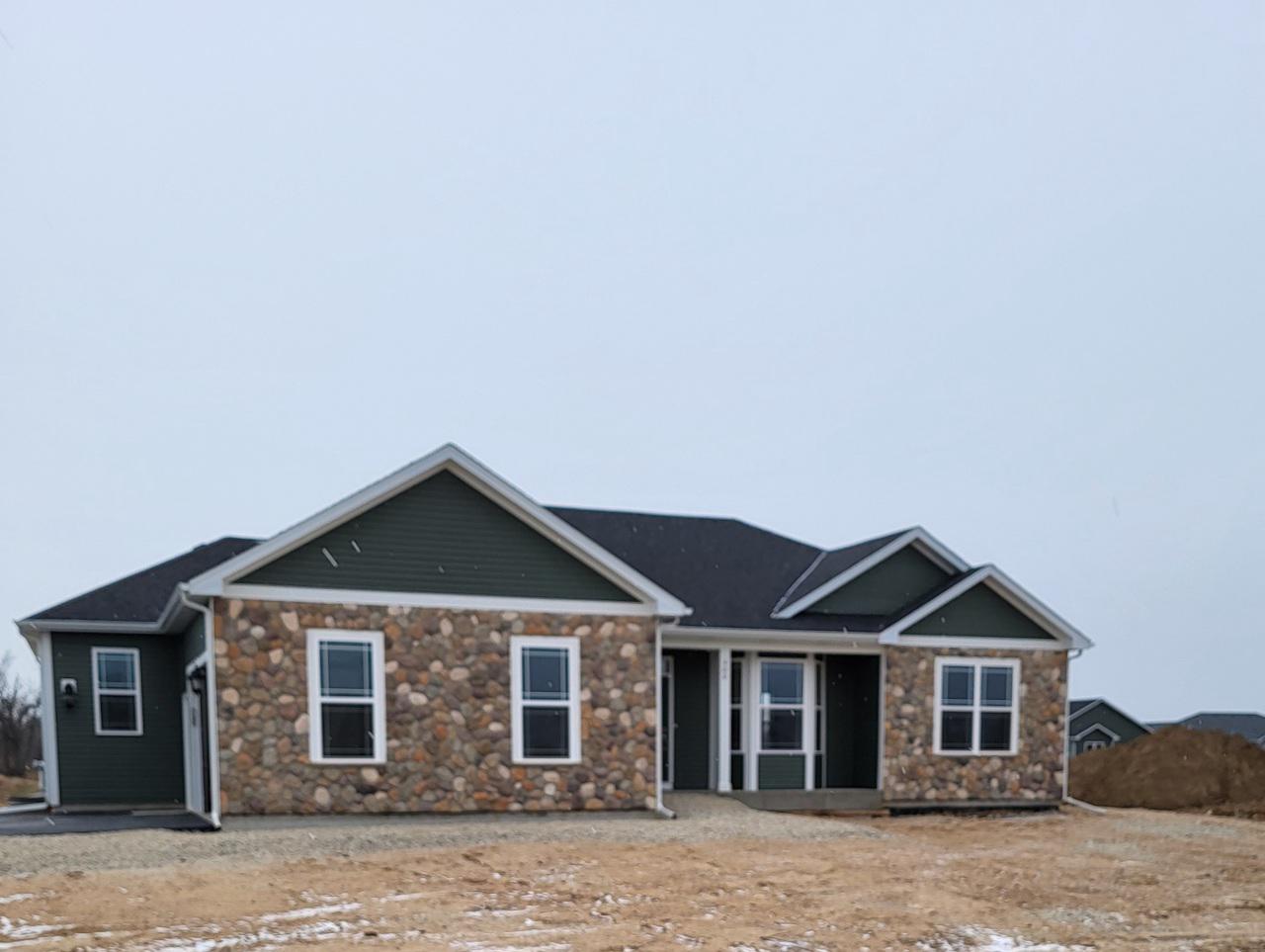 Kensington Ct, Williams Bay, WI 53191