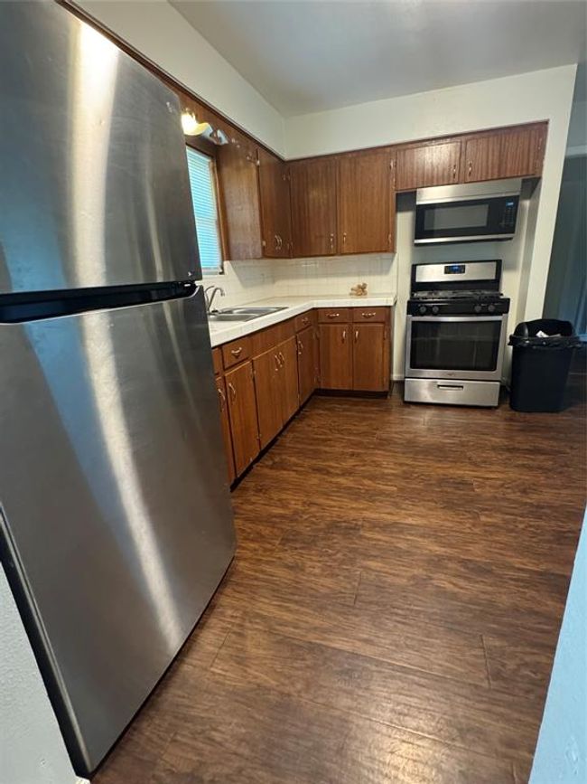 209 W 8 Th St, House other with 3 bedrooms, 1 bathrooms and null parking in Deer Park TX | Image 4