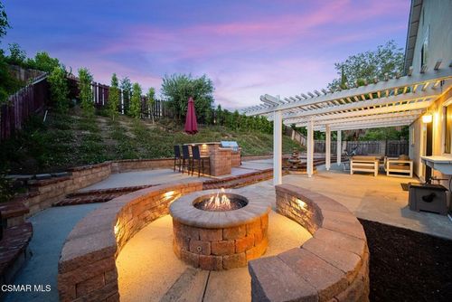 30623 Lakefront Dr, Agoura Hills, CA, 91301-1933 | Card Image