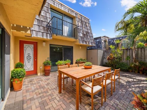 apt-5c-350 E Waverly Pl, Vero Beach, FL, 32960-6887 | Card Image