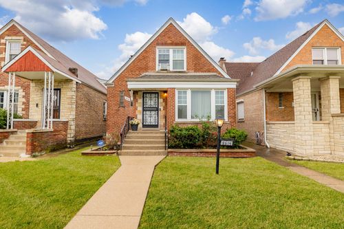 8614 S Prairie Ave, Chicago, IL, 60619-6044 | Card Image