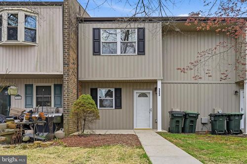 323 Astor Ct, DOWNINGTOWN, PA, 19335-2205 | Card Image