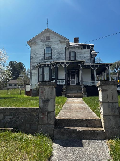 502 Tannehill St, STAUNTON, VA, 24401 | Card Image
