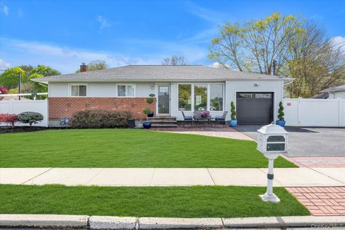 568 Plainview Rd, Plainview, NY, 11803-5715 | Card Image
