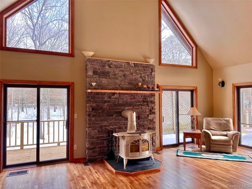 5 Arthur Street, Riverhead, NY, 11901 | Card Image