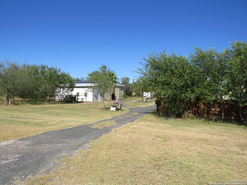 1884 W Us Highway 90, Uvalde, TX, 78801-4139 | Card Image