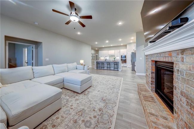 7526 Apache Rd, House other with 4 bedrooms, 3 bathrooms and null parking in Shawnee KS | Image 9