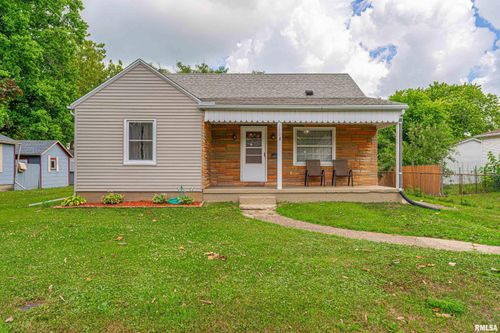712 8th St, Lincoln, IL, 62656-2455 | Card Image