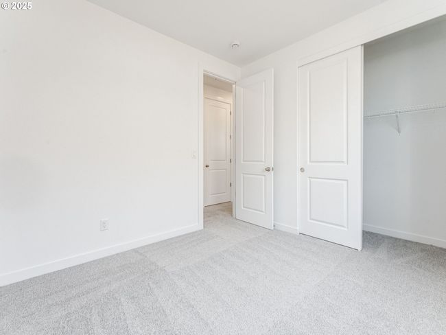 8431 Se Blanton St, House attached with 3 bedrooms, 3 bathrooms and 2 parking in Hillsboro OR | Image 18