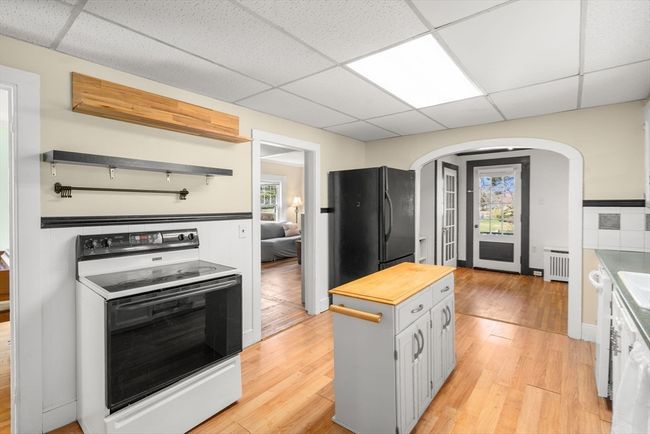52 Pleasant St, House other with 3 bedrooms, 2 bathrooms and 2 parking in Franklin MA | Image 11