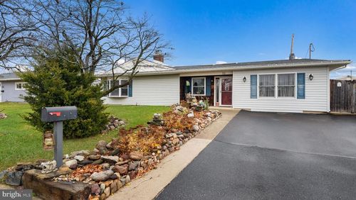 52 Post Ln, LEVITTOWN, PA, 19054-3614 | Card Image