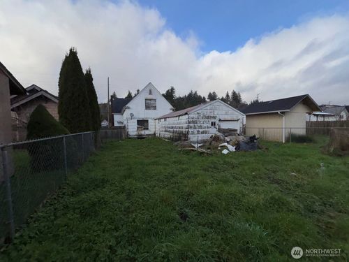 428 Eklund Ave, Hoquiam, WA, 98550-1810 | Card Image